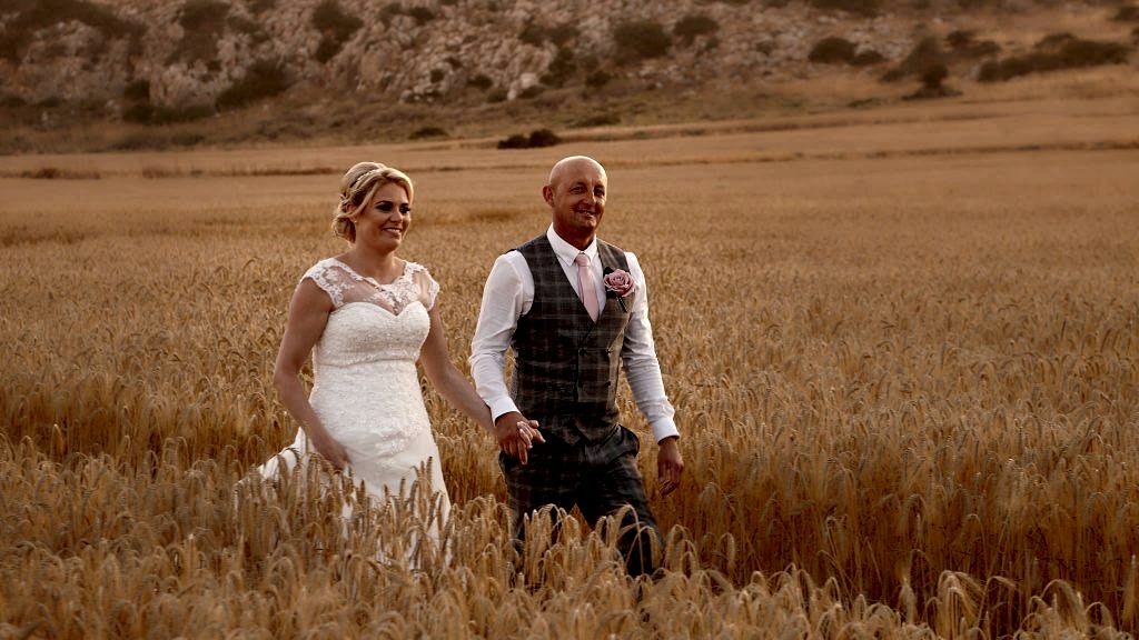 Backing up wedding photography and videography. The important discussion you ought to have with any wedding photographer or videographer 1 Backing up wedding photography and videography. The important discussion you ought to have with any wedding photographer or videographer